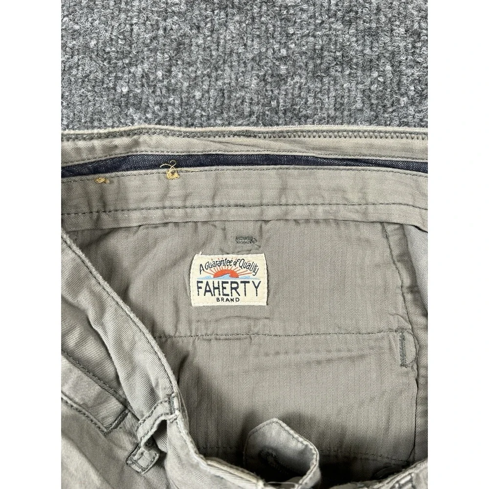 Faherty Shorts Mens 28 Khaki Movement Chino 9